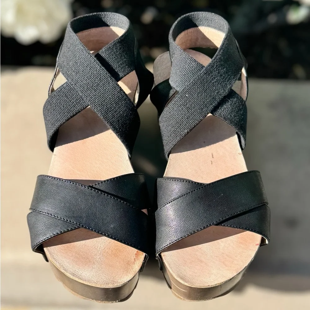 NC National Comfort Mellie Black Wedge Sandals with Cross-Strap Design, Size 9